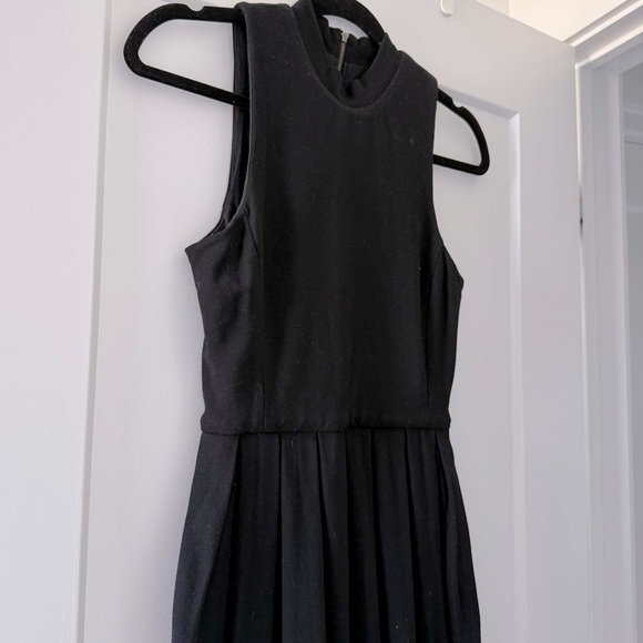 Aritzia Talula classic black knit pleated midi dress - size 2 (XS) - Picture 3 of 5